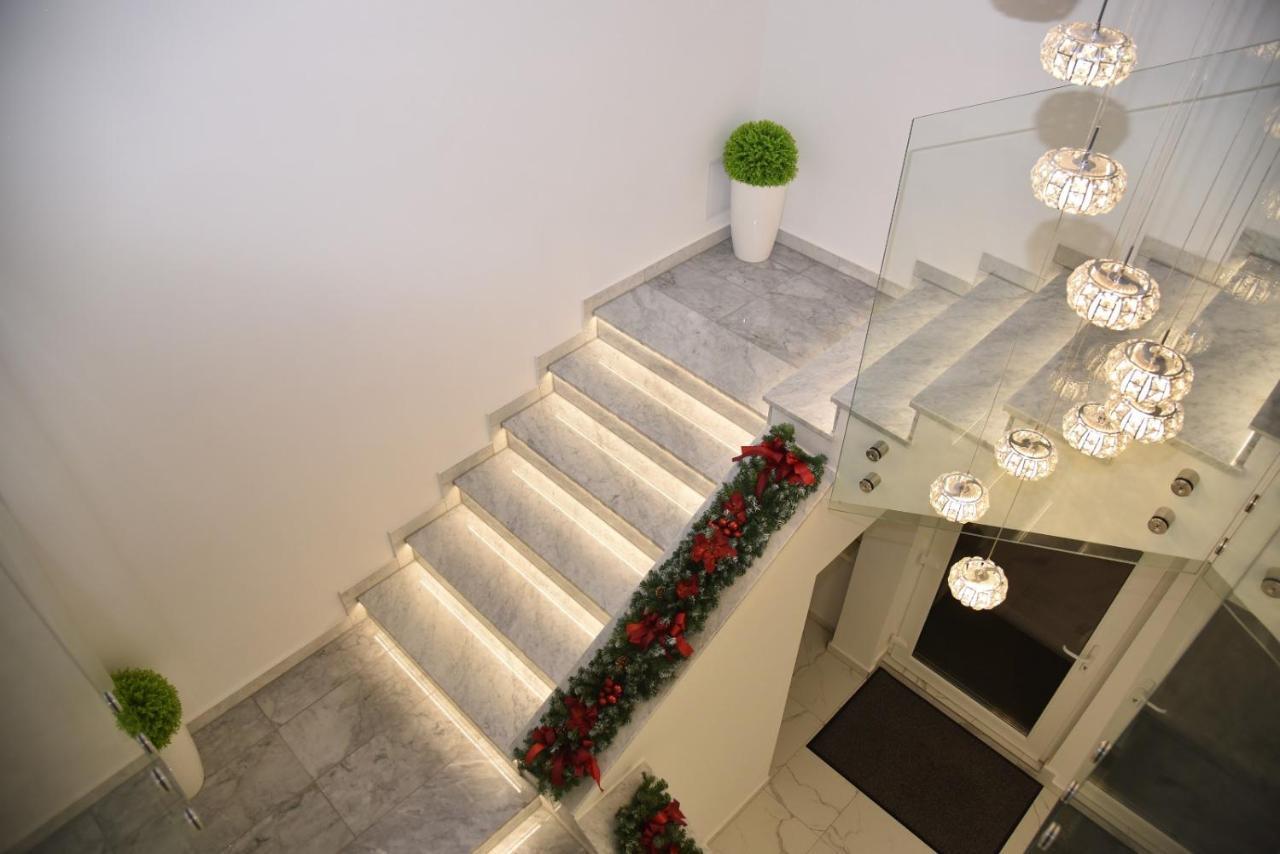 La Luna Premium Deluxe Apartment With Free Jacuzzi, Bikes & Covered Parking Nasice Екстериор снимка