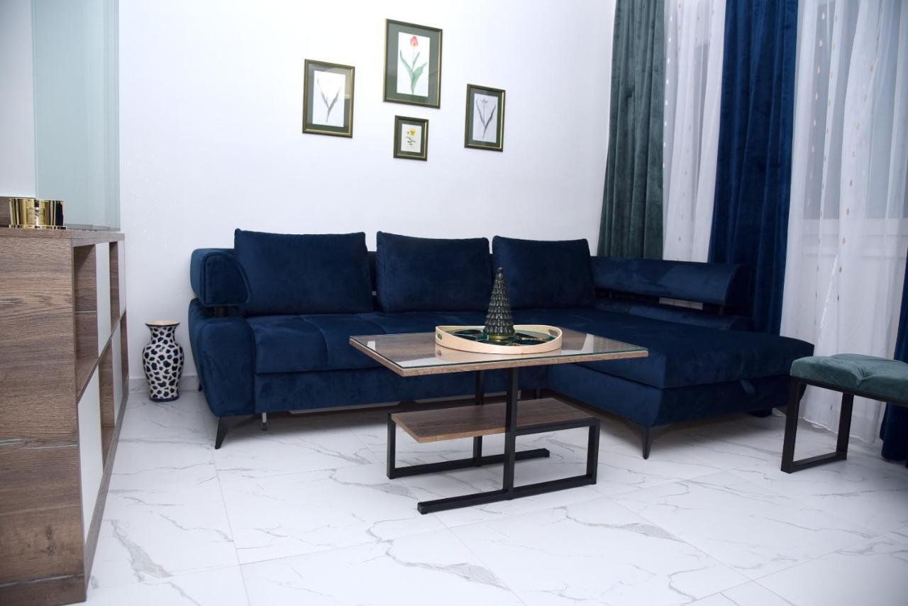 La Luna Premium Deluxe Apartment With Free Jacuzzi, Bikes & Covered Parking Nasice Екстериор снимка