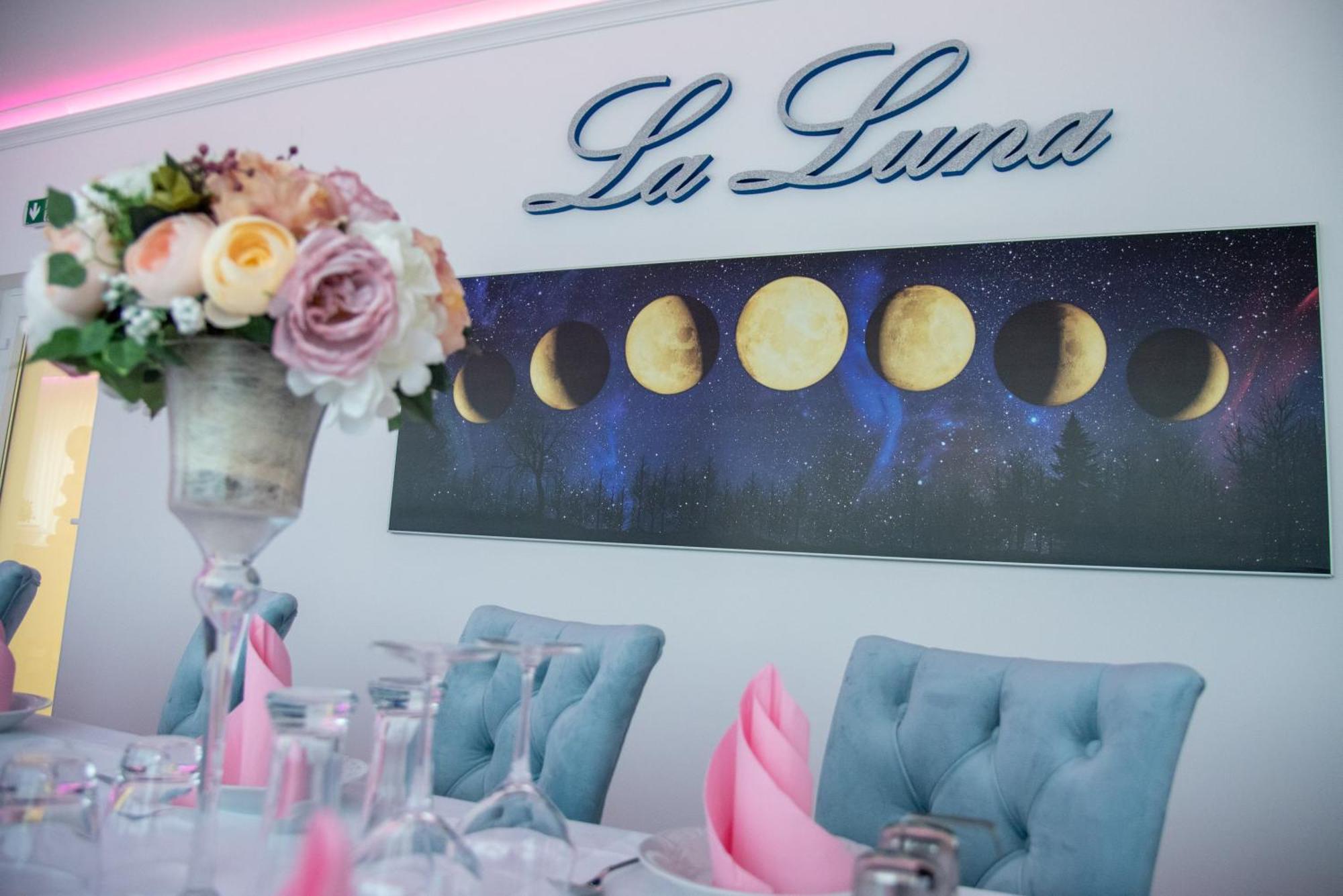 La Luna Premium Deluxe Apartment With Free Jacuzzi, Bikes & Covered Parking Nasice Екстериор снимка